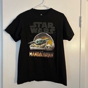 Disney Star Wars The Mandalorian Black‎ Tshirt Baby Yoda Grogu Walt Disney World